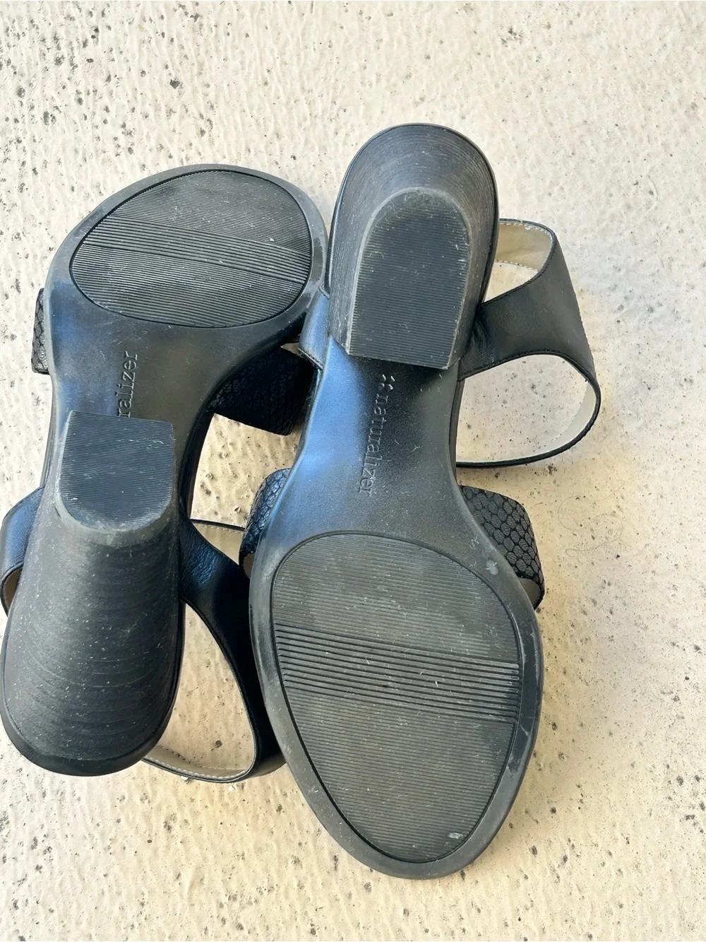 Women's Black Textured Strap Block Heel Sandals